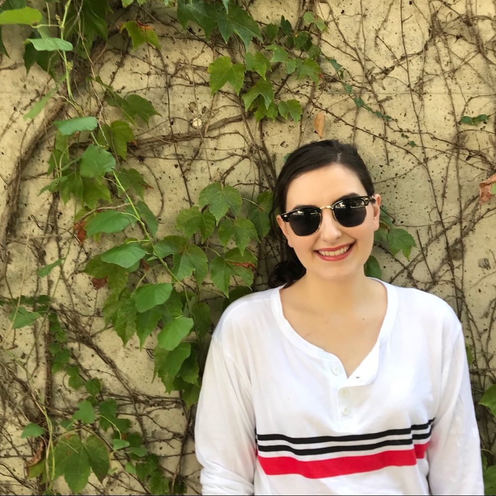 Meet your Posher, Elizabeth